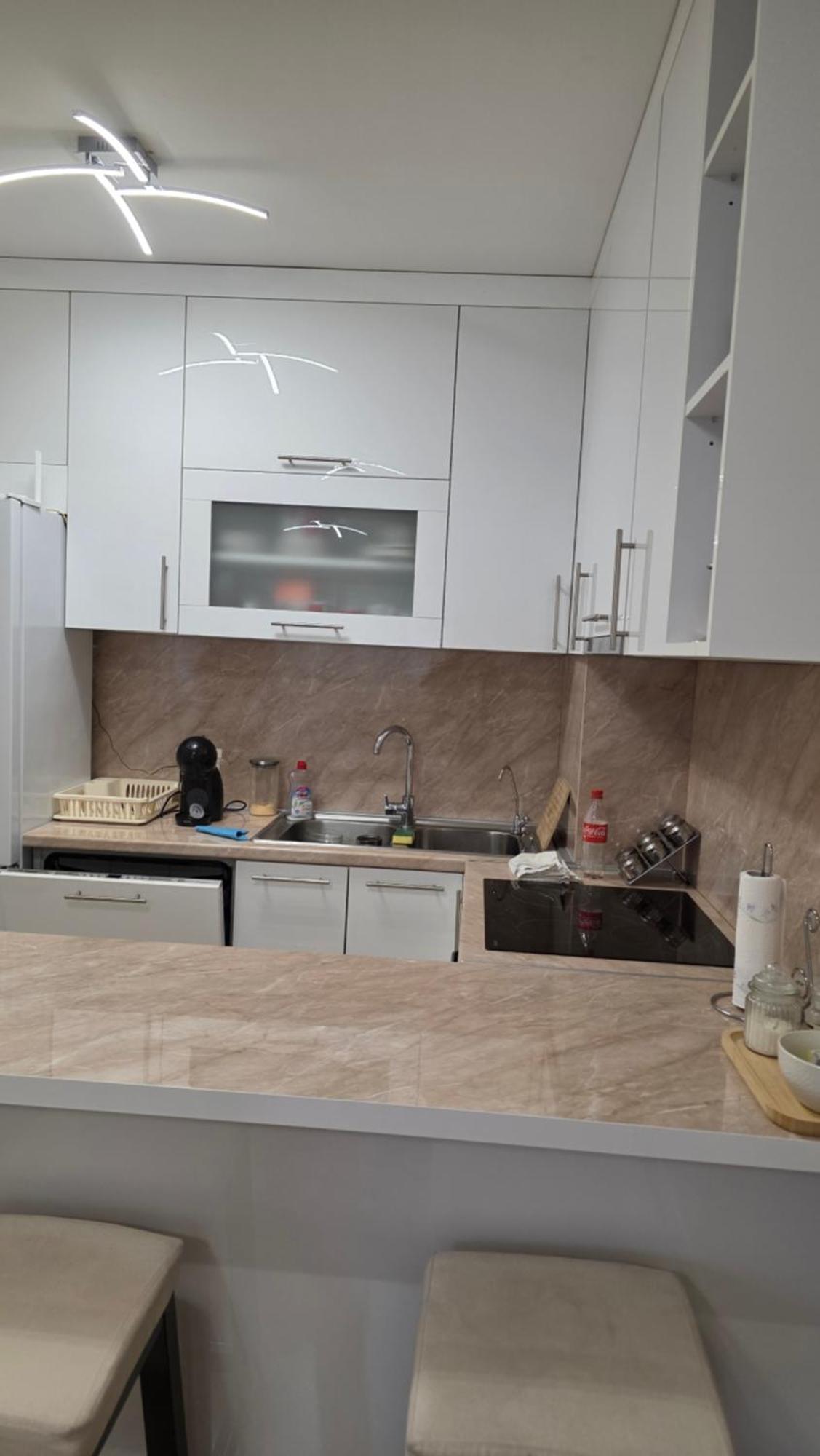 As Apartment *